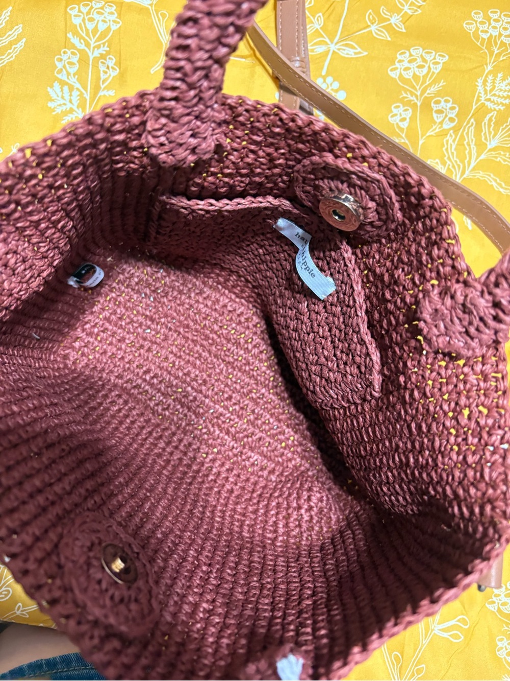 New Woven Crossbody Bag in Burgundy - Stylish Everyday Carry - Picture 4 of 5